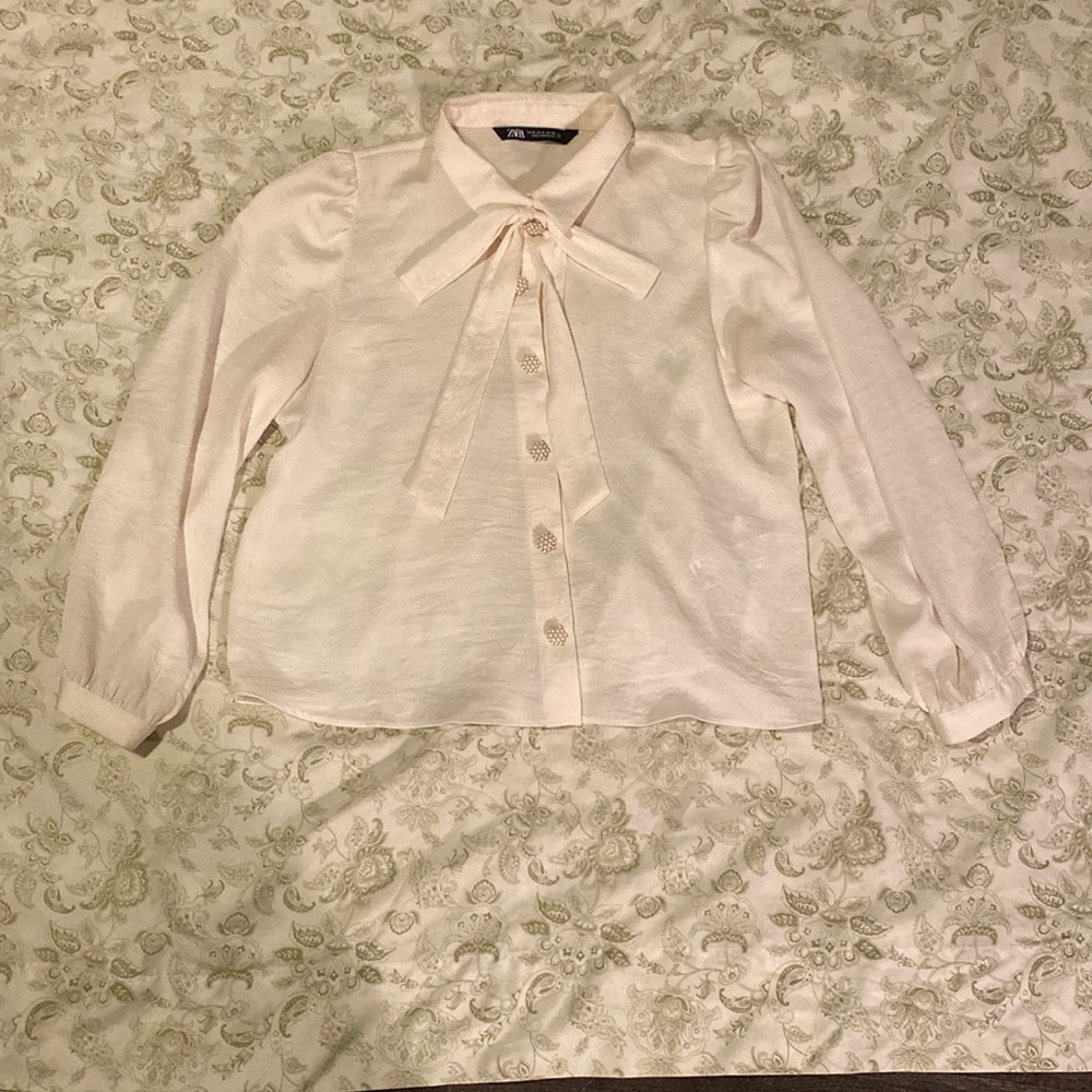 Zara, dressy, cream, button down, very vintage looking
